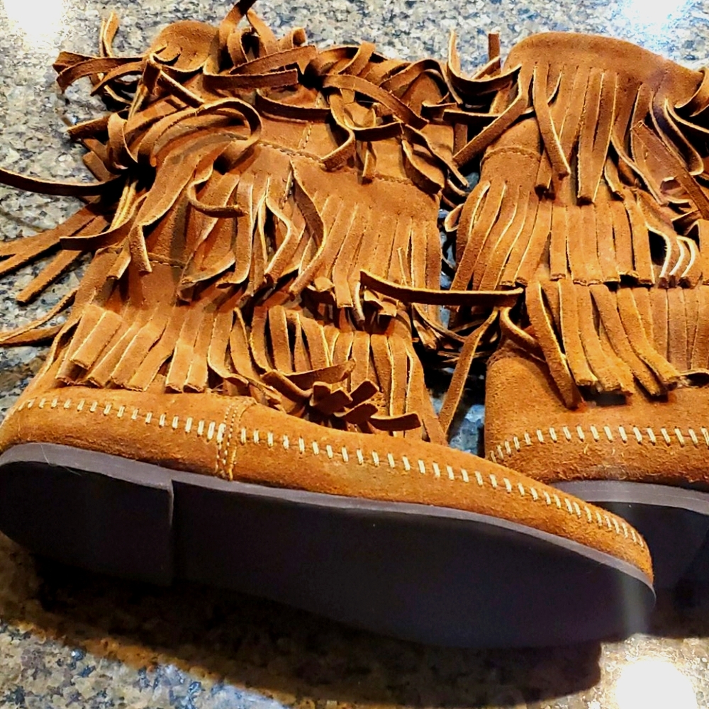 Fringed   boots